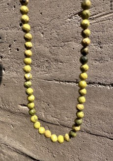 Collar Serpentina facetada